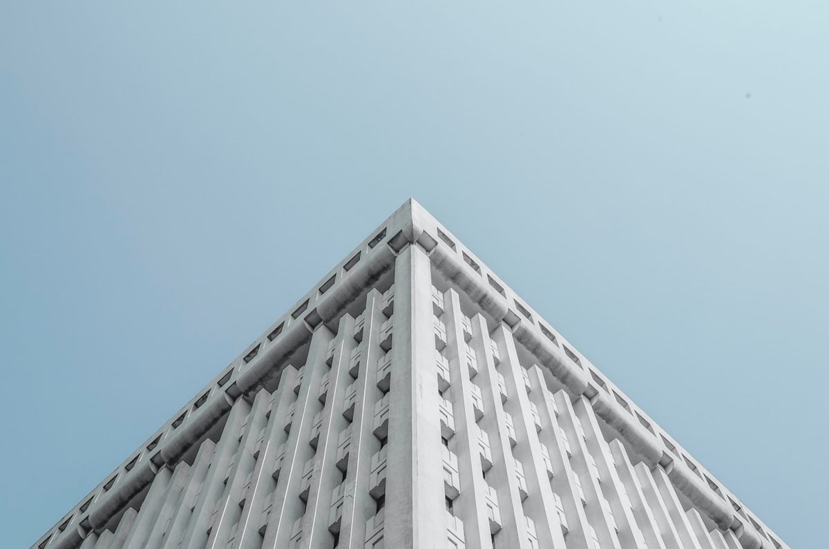 马尔卡宁33+7弗拉格26+10 爵士险胜独行侠结束五连败